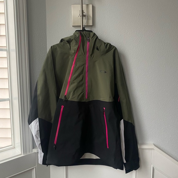 Like new Oakley Phoenix 2.0 She’ll Anorak Ski Jacket - Picture 12 of 12